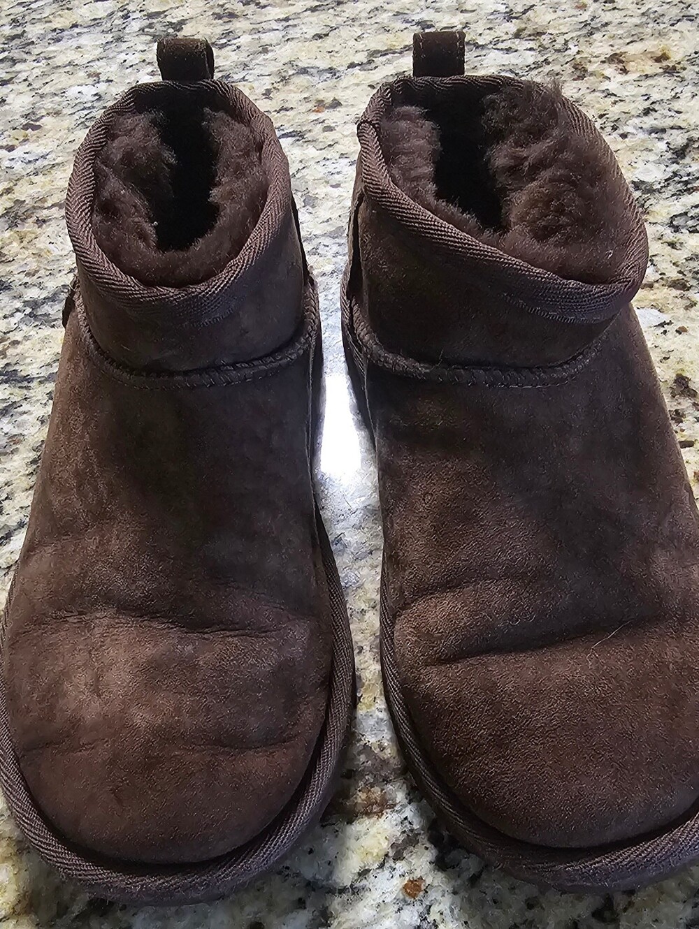 Kids UGG Mini Boot - Chestnut Size 2 - Picture 3 of 12
